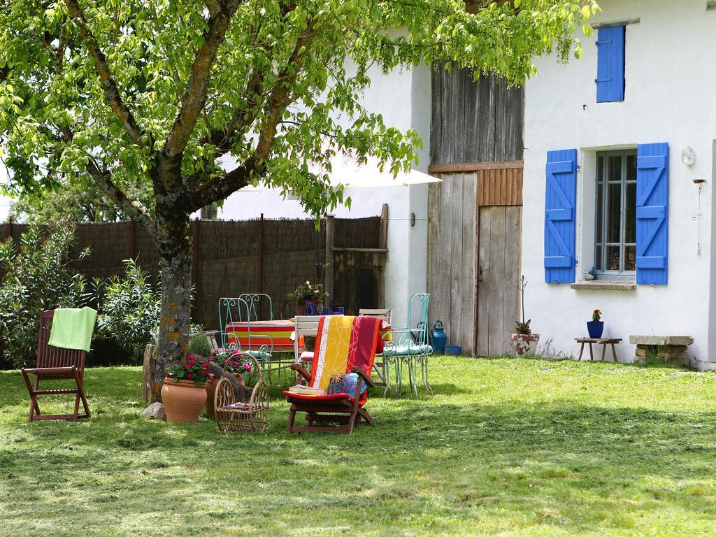 Au "Bon Endroit" Hotell Genebrieres Eksteriør bilde